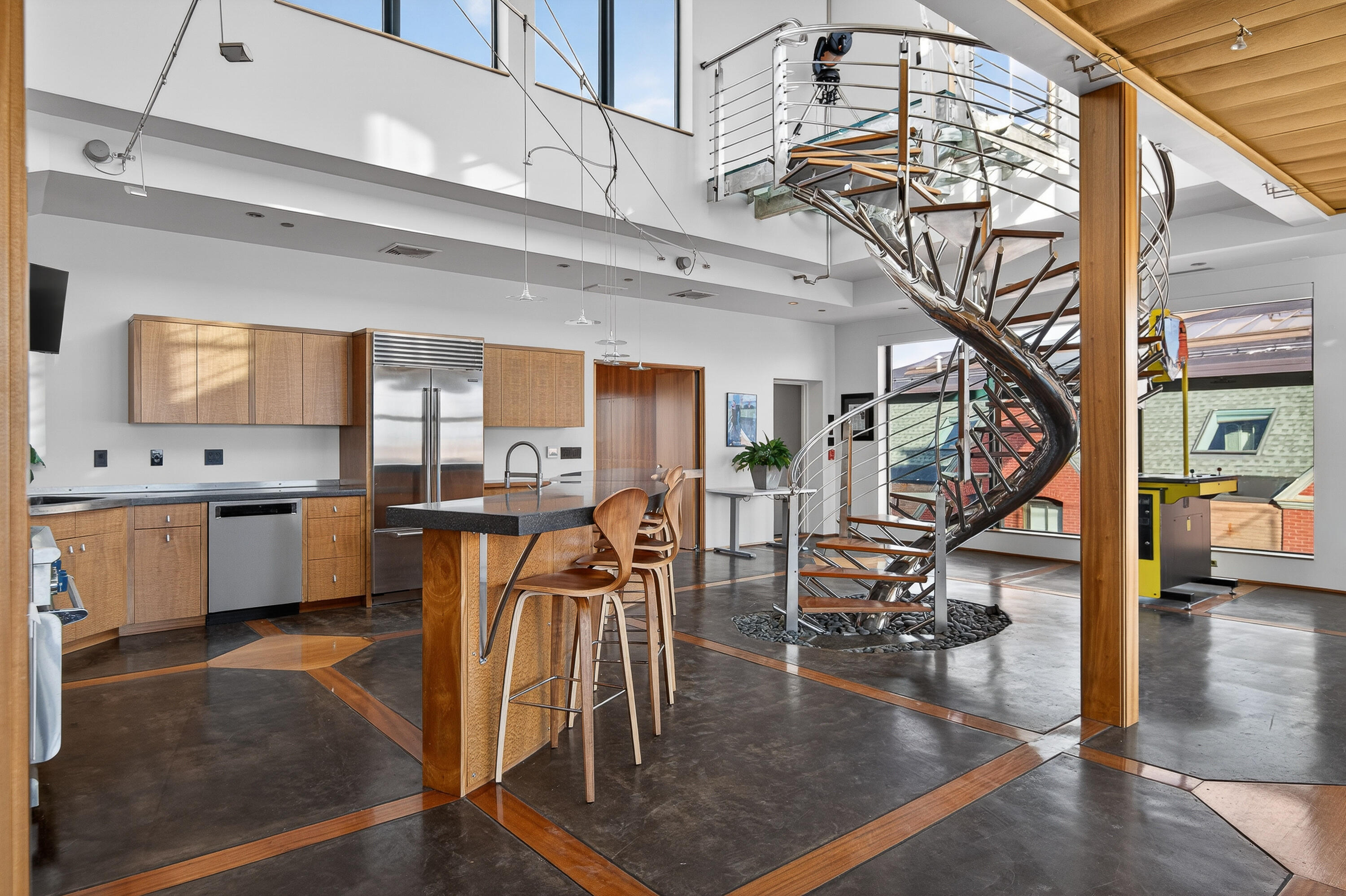 547 Congress Street, Unit 6 Portland, ME 04101 - Photo 7 of 40 2026.06.24 Penthouse Congress-7