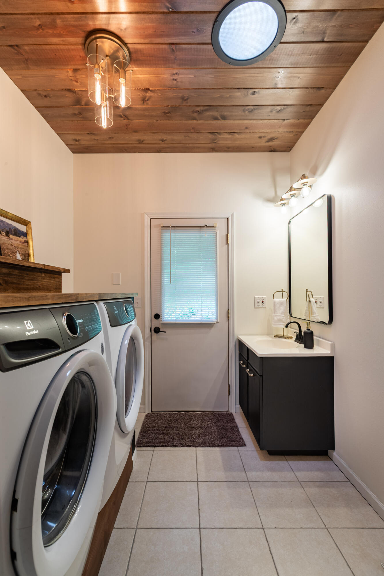N2298 State Highway Stoddard, WI 54658 - Photo 14 of 42 14_Main Floor Laundry