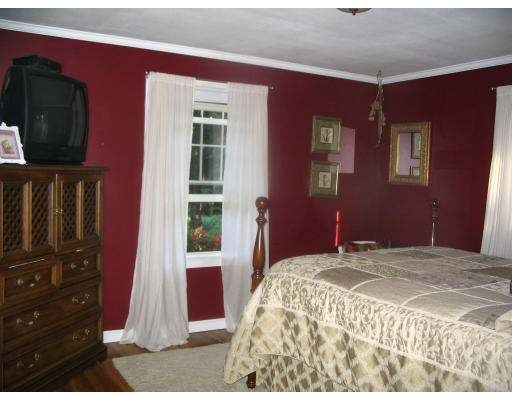 38 Dry Bridge Road Westfield, MA 01085 - Photo 2 of 6 Gallery Image 2