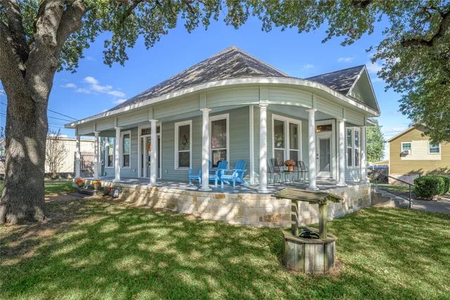 $359,000 | 1000 North Park Street, Brenham, TX 77833