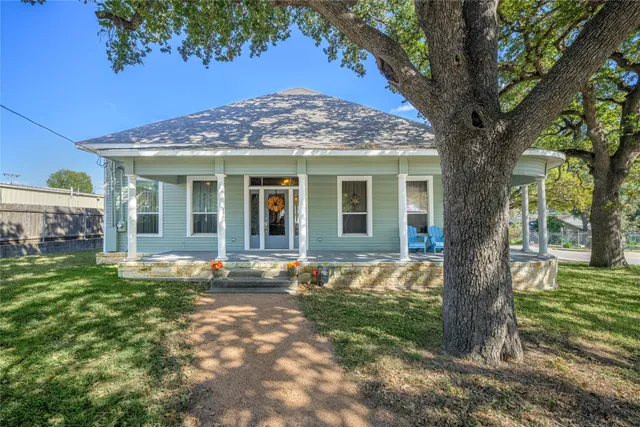 $359,000 | 1000 North Park Street, Brenham, TX 77833