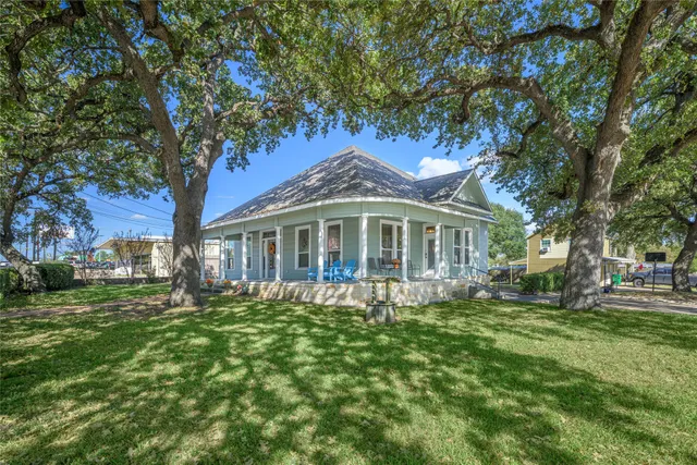 $359,000 | 1000 North Park Street, Brenham, TX 77833