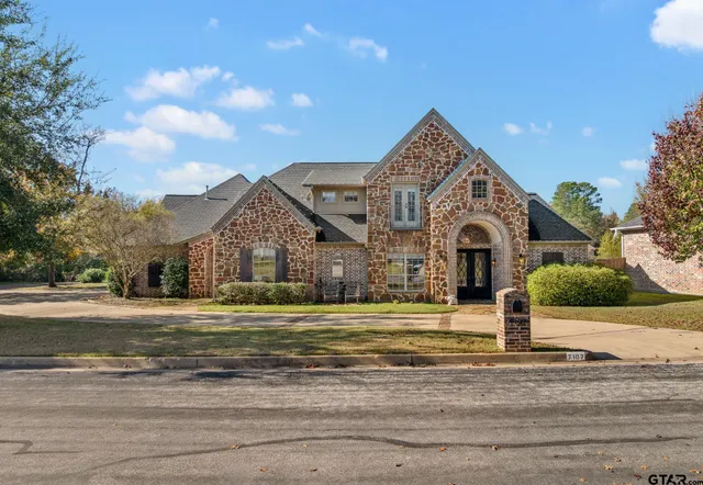 $939,900 | 7107 Butterfly Crk Drive, Tyler, TX 75703