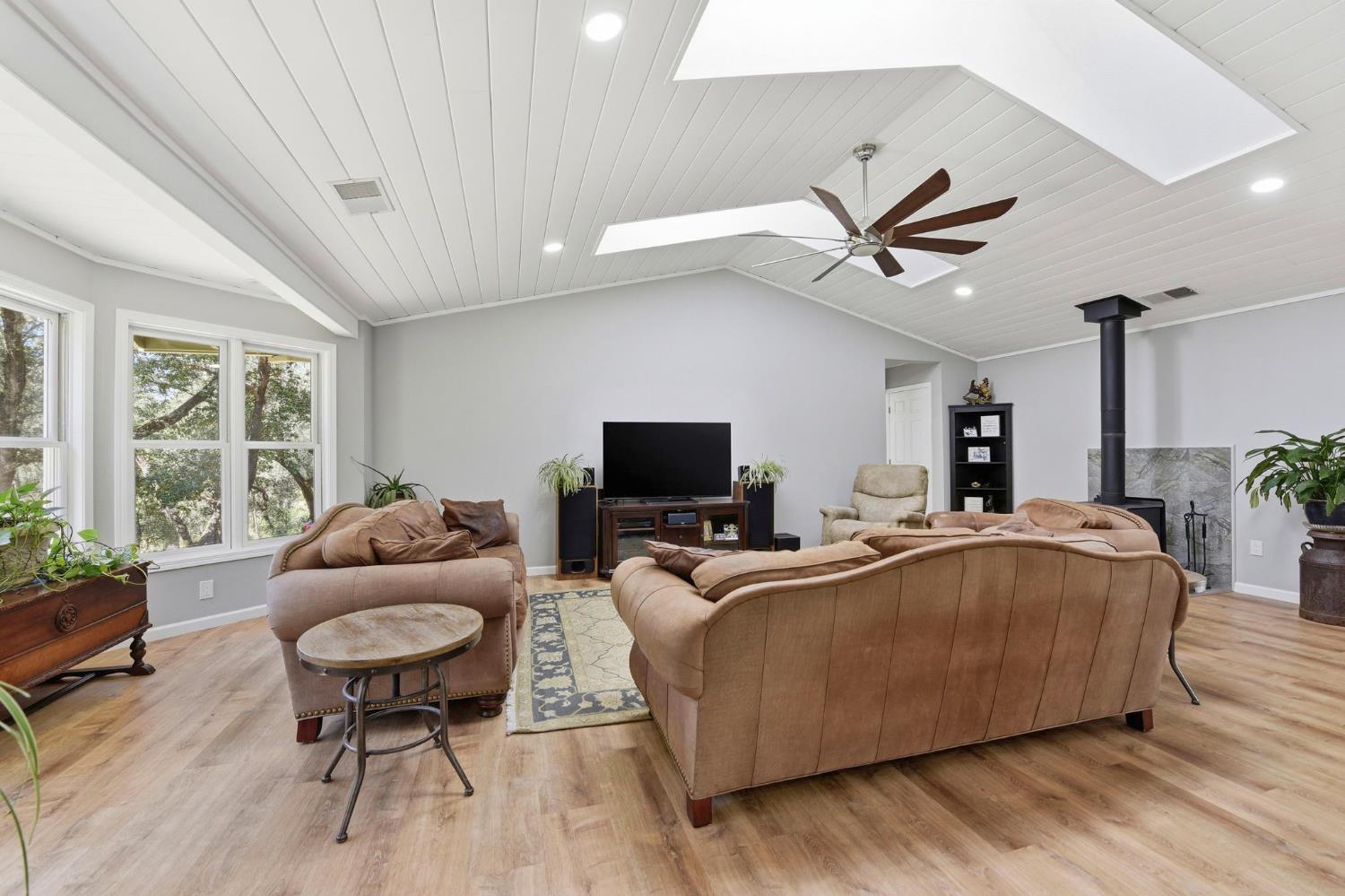 5571 Garden Valley Road Garden Valley, CA 95633 - Photo 10 of 39