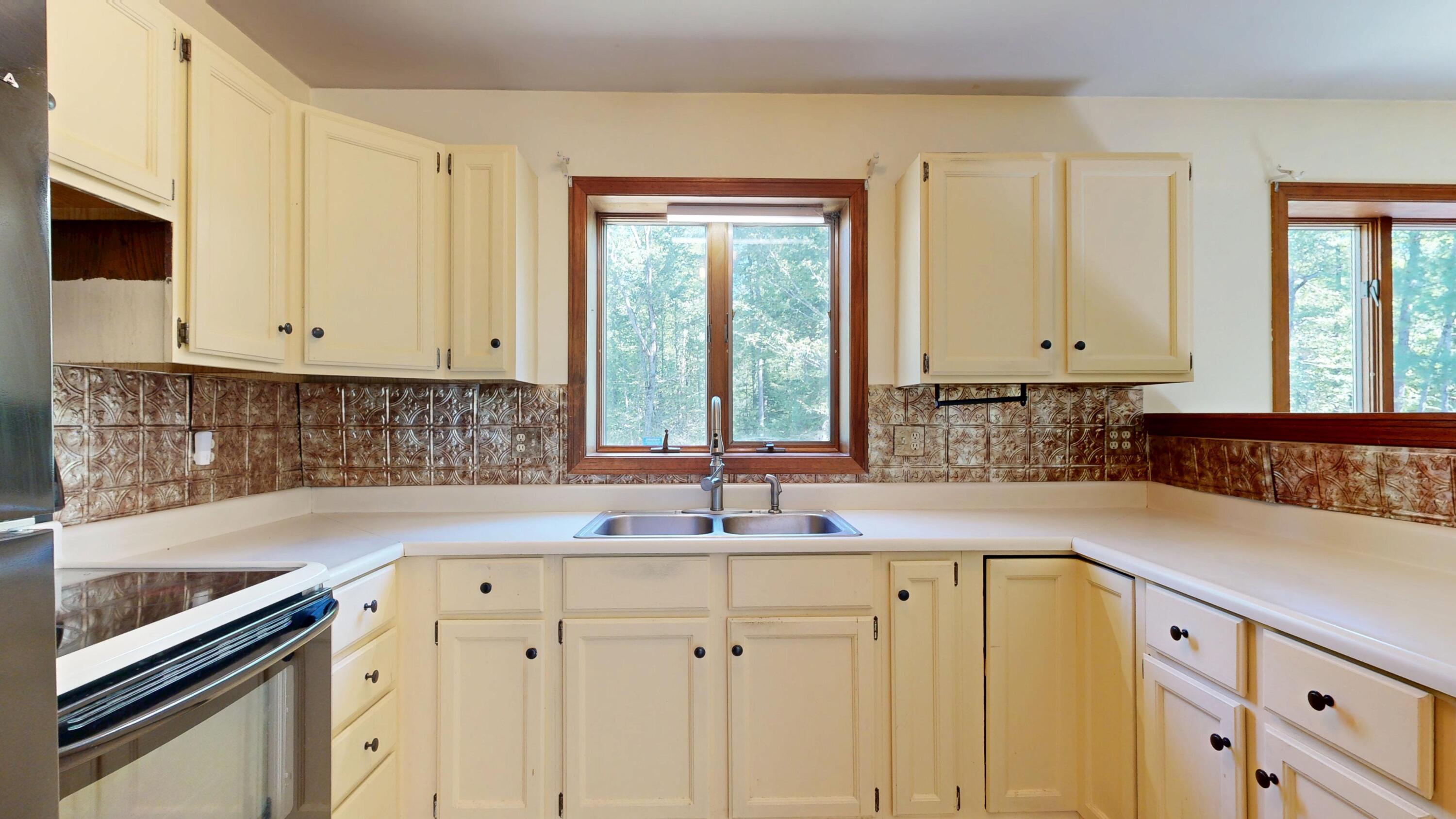 205 Webster Road Buxton, ME 04093 - Photo 8 of 35 205-Webster-Road-09162025_121507