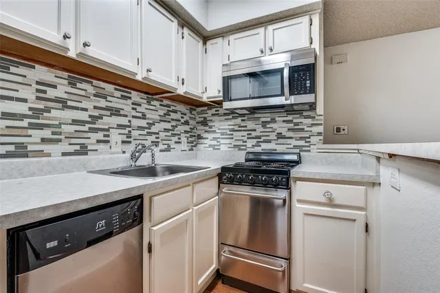 $1,000 | 2311 Basil Drive, Unit C304, Arlington, TX 76006