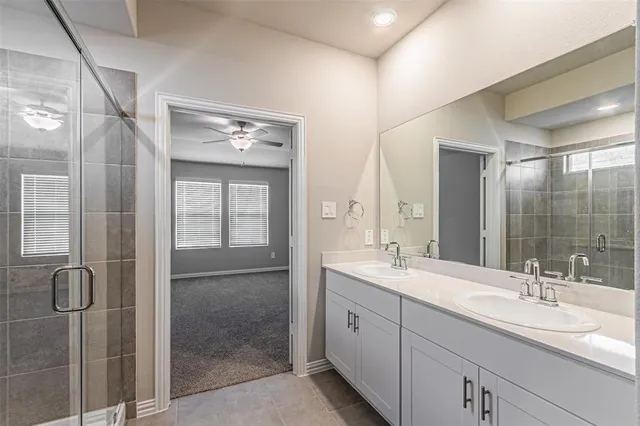 a bathroom with a bath tub