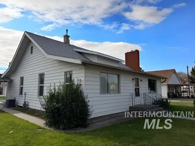 $295,900 | 65 East Arthur Avenue, Glenns Ferry, ID 83623
