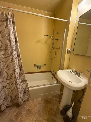 $295,900 | 65 East Arthur Avenue, Glenns Ferry, ID 83623