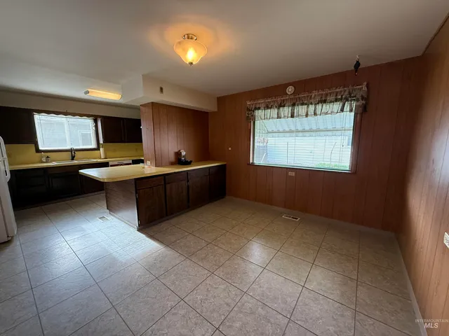 $295,900 | 65 East Arthur Avenue, Glenns Ferry, ID 83623