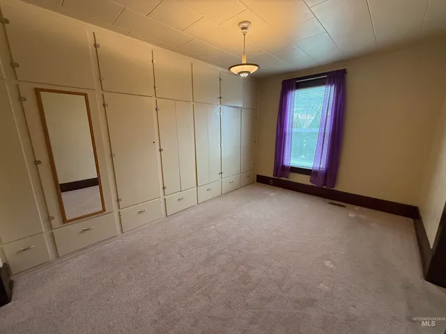 $295,900 | 65 East Arthur Avenue, Glenns Ferry, ID 83623