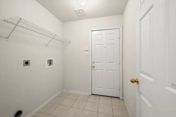 $285,000 | 3722 Northshore Drive, Montgomery, TX 77356