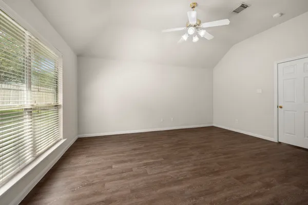 $285,000 | 3722 Northshore Drive, Montgomery, TX 77356