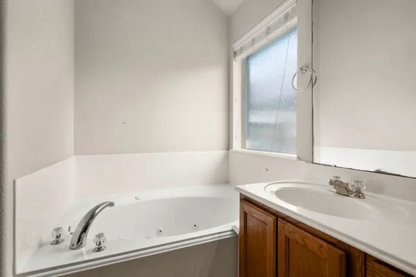 $285,000 | 3722 Northshore Drive, Montgomery, TX 77356