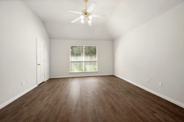 $285,000 | 3722 Northshore Drive, Montgomery, TX 77356