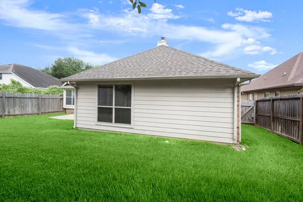 $285,000 | 3722 Northshore Drive, Montgomery, TX 77356