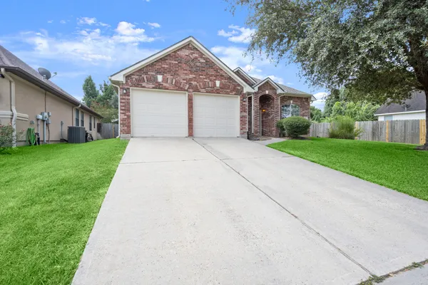 $285,000 | 3722 Northshore Drive, Montgomery, TX 77356