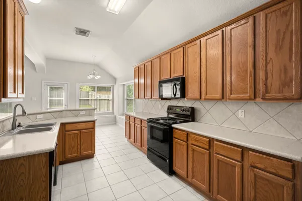 $285,000 | 3722 Northshore Drive, Montgomery, TX 77356