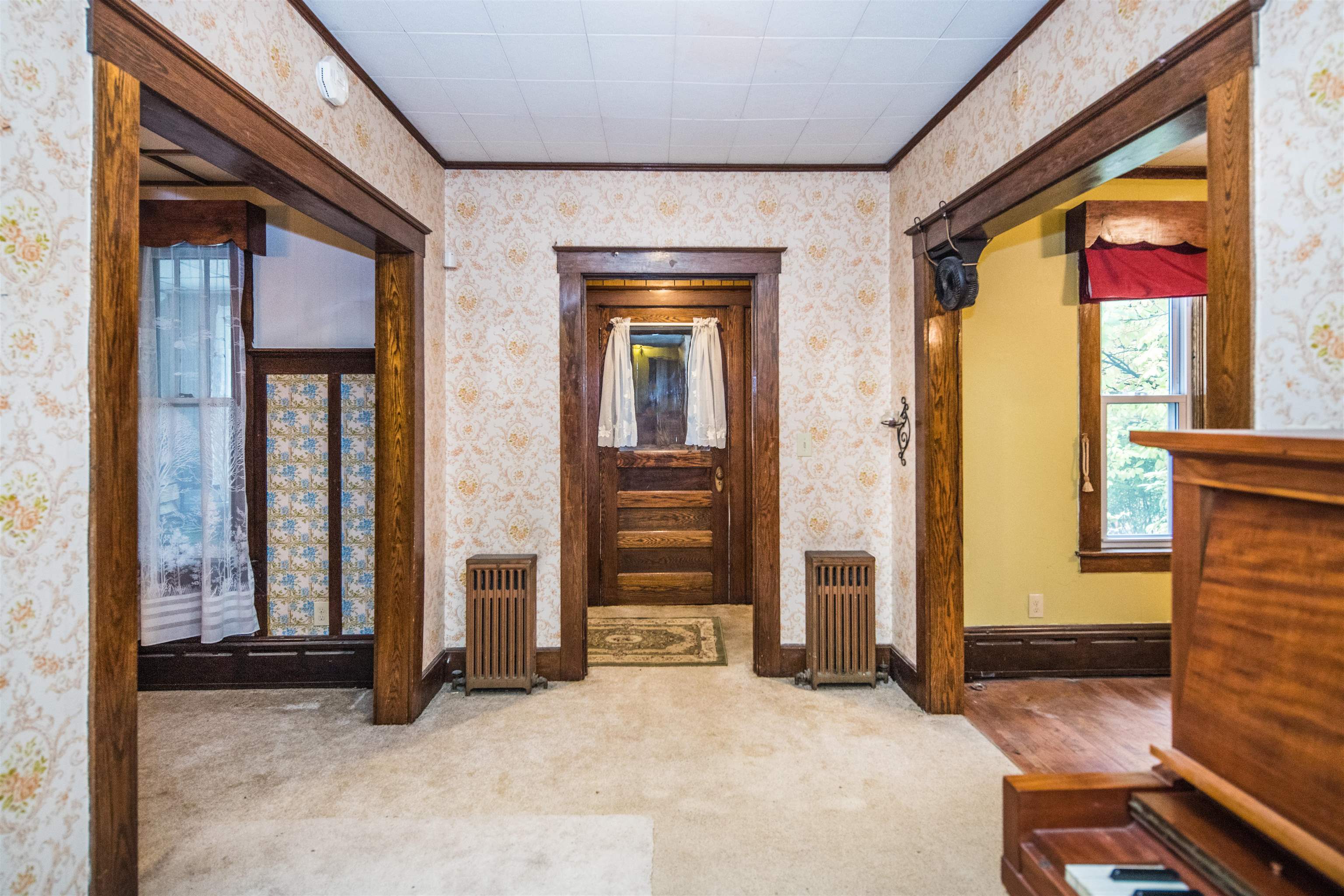 9 Temple Street Rutland, VT 05701 - Photo 3 of 15