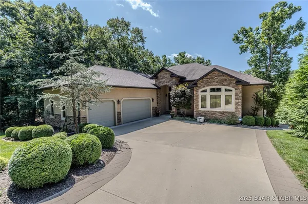 $2,585,000 | 720 Via Del Lago Drive, Sunrise Beach, MO 65079