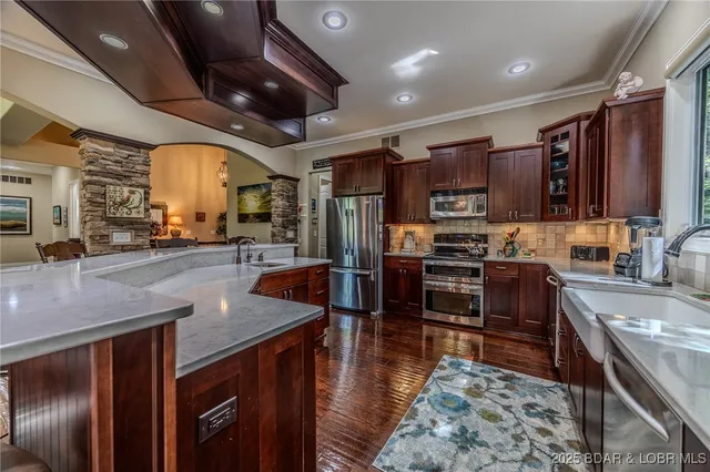 $2,585,000 | 720 Via Del Lago Drive, Sunrise Beach, MO 65079