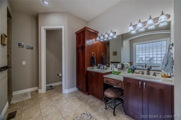 $2,585,000 | 720 Via Del Lago Drive, Sunrise Beach, MO 65079