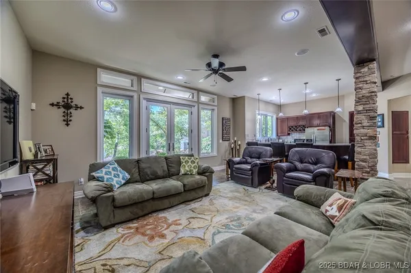 $2,585,000 | 720 Via Del Lago Drive, Sunrise Beach, MO 65079