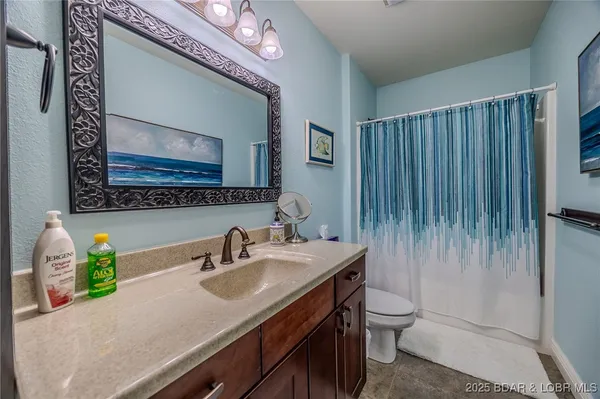 $2,585,000 | 720 Via Del Lago Drive, Sunrise Beach, MO 65079