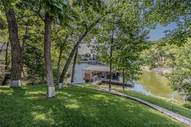 $2,585,000 | 720 Via Del Lago Drive, Sunrise Beach, MO 65079