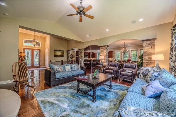 $2,585,000 | 720 Via Del Lago Drive, Sunrise Beach, MO 65079