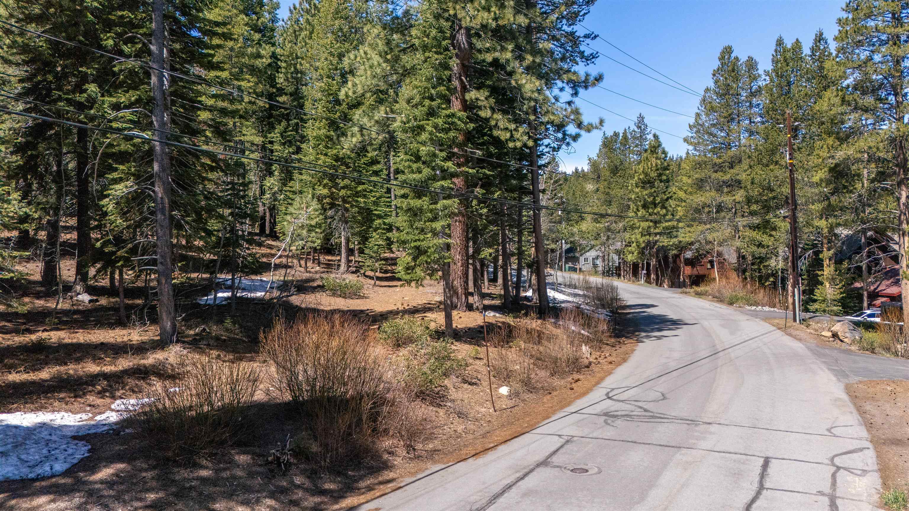 12815 Zurich Place Truckee, CA 96161 - Photo 6 of 11 a view of a lake with houses