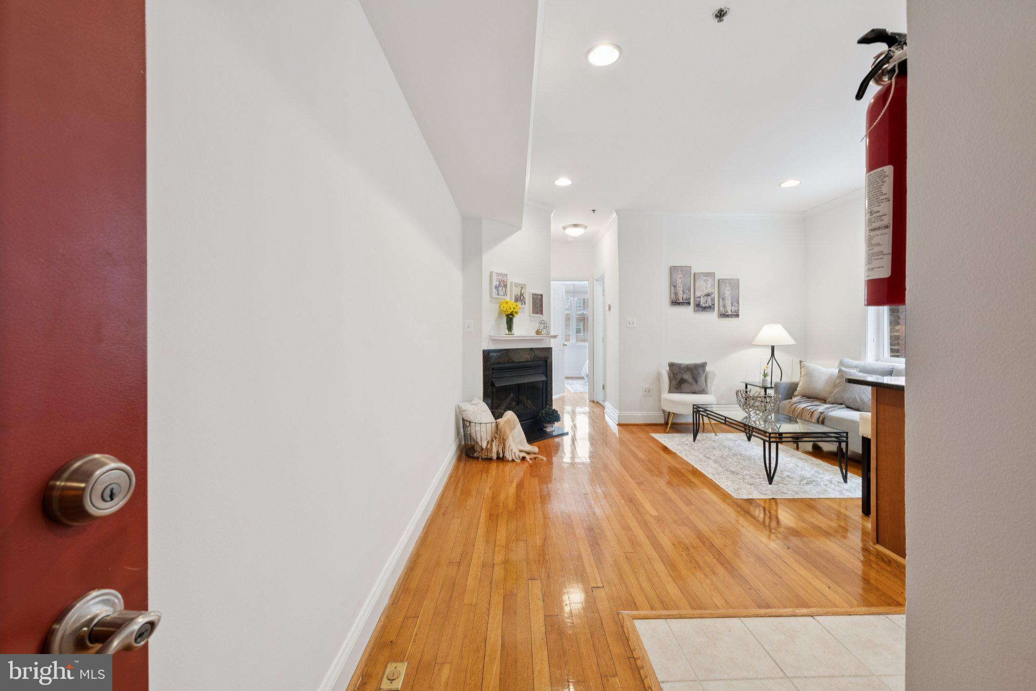 1438 Columbia Road Northwest, Unit 305 Washington, DC 20009 - Photo 12 of 24 Entry way