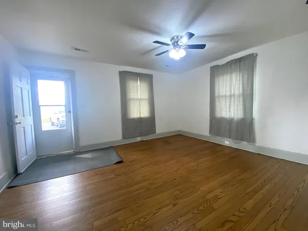 $1,600 | 1601 North Seminole Trail, Madison, VA 22727