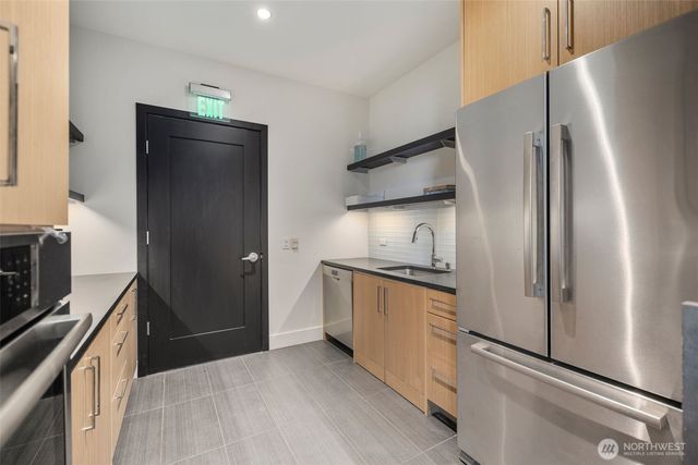 a view of a terrace with city view