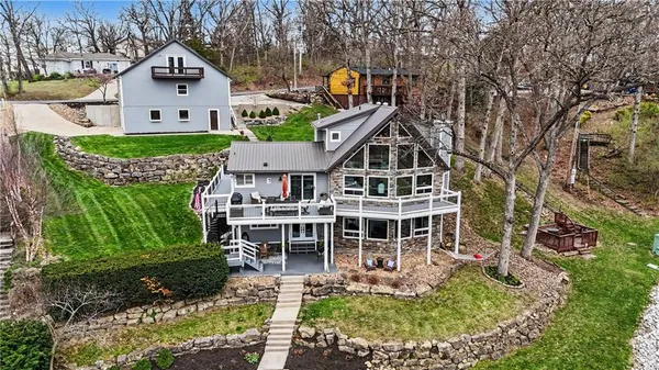 $1,175,000 | 57-58 M Street, Lee's Summit, MO 64086