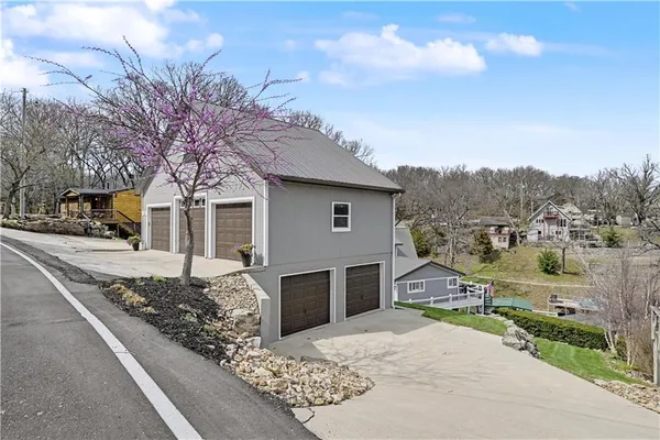 $1,175,000 | 57-58 M Street, Lee's Summit, MO 64086