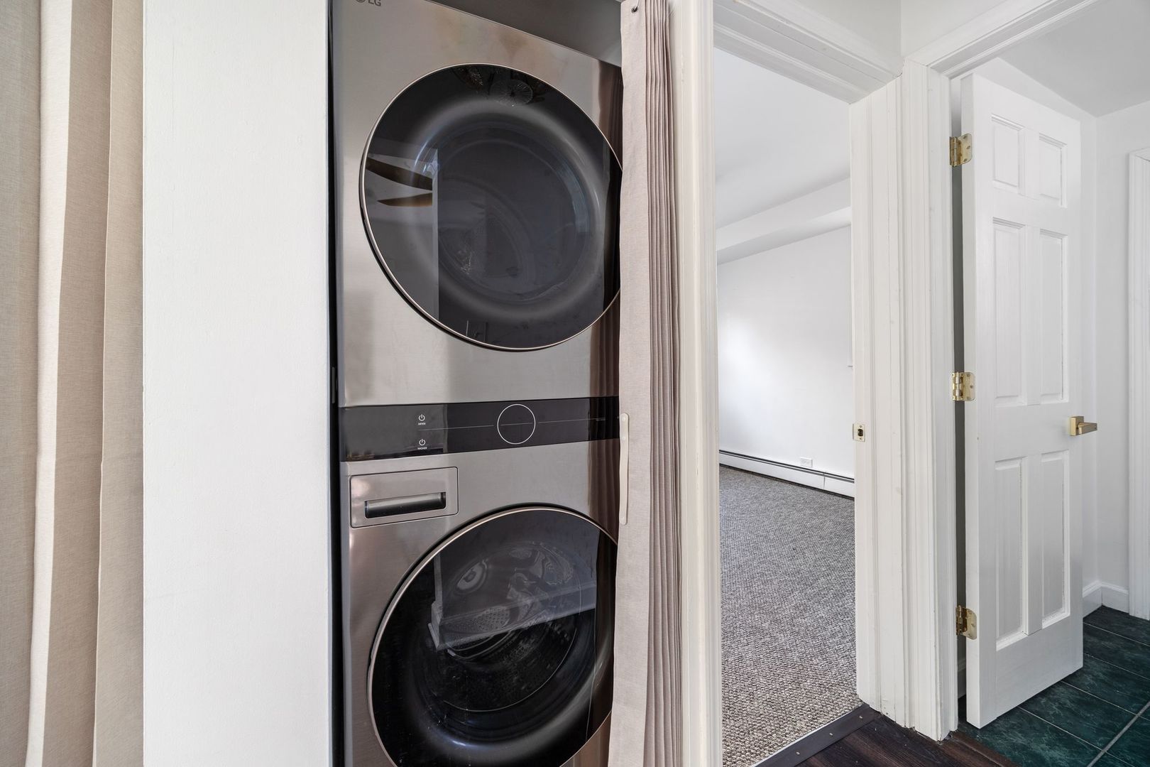 7536 North Ridge Boulevard, Unit 1W Chicago, IL 60645 - Photo 14 of 15