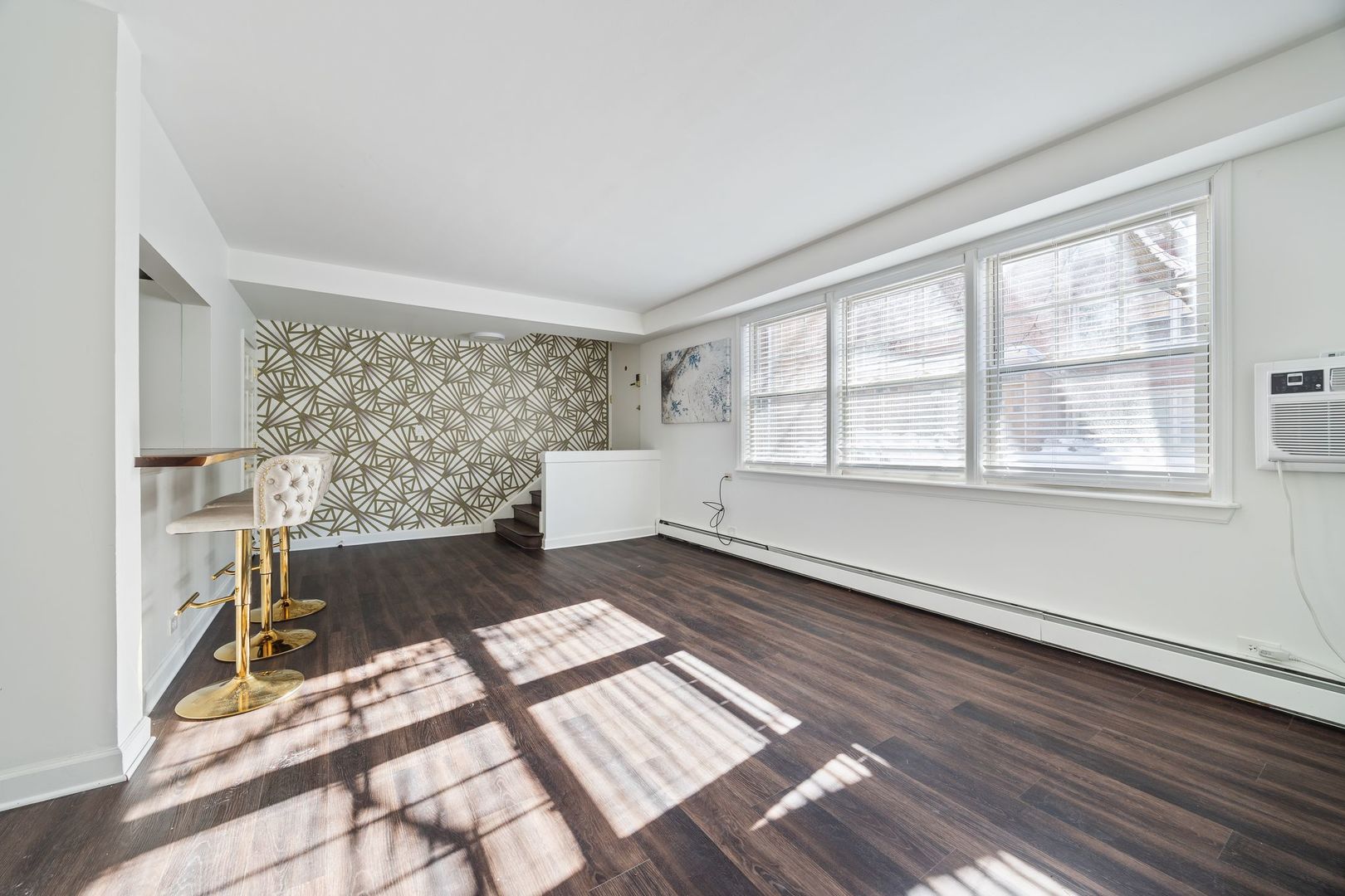 7536 North Ridge Boulevard, Unit 1W Chicago, IL 60645 - Photo 4 of 15