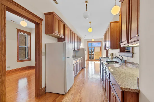 $4,495 | 1238 North Noble Street, Unit 3, Chicago, IL 60642