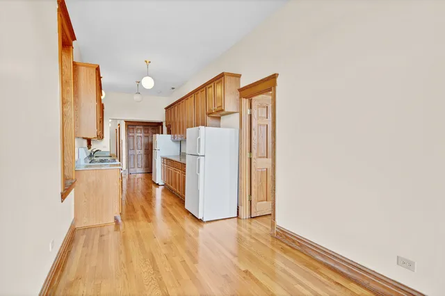 $4,495 | 1238 North Noble Street, Unit 3, Chicago, IL 60642