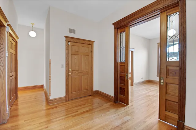 $4,495 | 1238 North Noble Street, Unit 3, Chicago, IL 60642