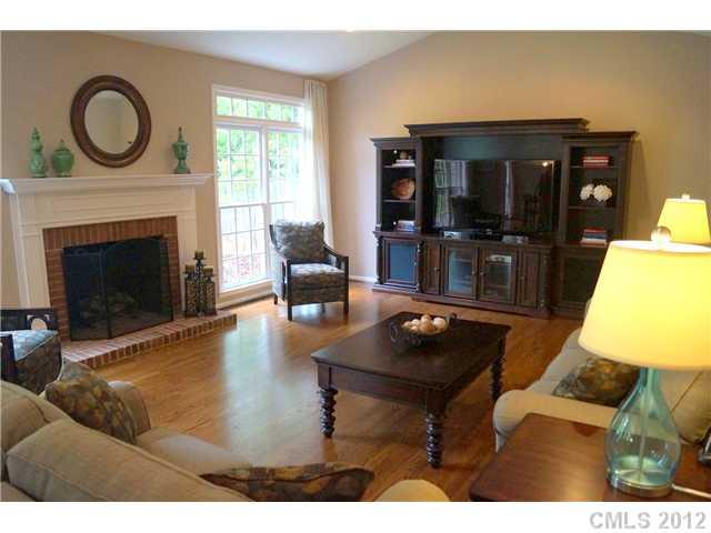 215 Rosedale Lane Matthews, NC 28105 - Photo 2 of 16 Gallery Image 2