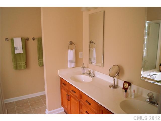 215 Rosedale Lane Matthews, NC 28105 - Photo 11 of 16 Gallery Image 11