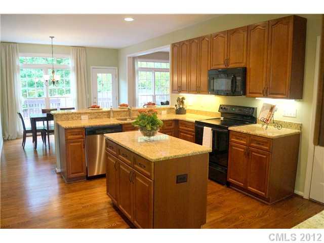215 Rosedale Lane Matthews, NC 28105 - Photo 4 of 16 Gallery Image 4