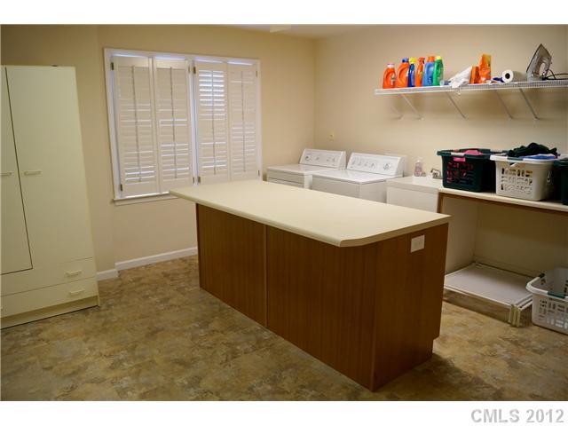 215 Rosedale Lane Matthews, NC 28105 - Photo 9 of 16 Gallery Image 9
