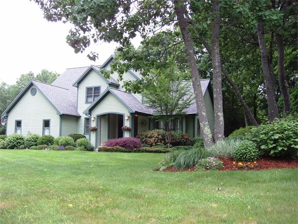 11 Magnolia Pointe Ashland, MA 01721 - Photo 2 of 30