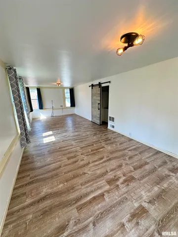 $174,900 | 231 North Webster Avenue, Jacksonville, IL 62650