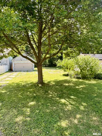 $165,000 | 231 North Webster Avenue, Jacksonville, IL 62650