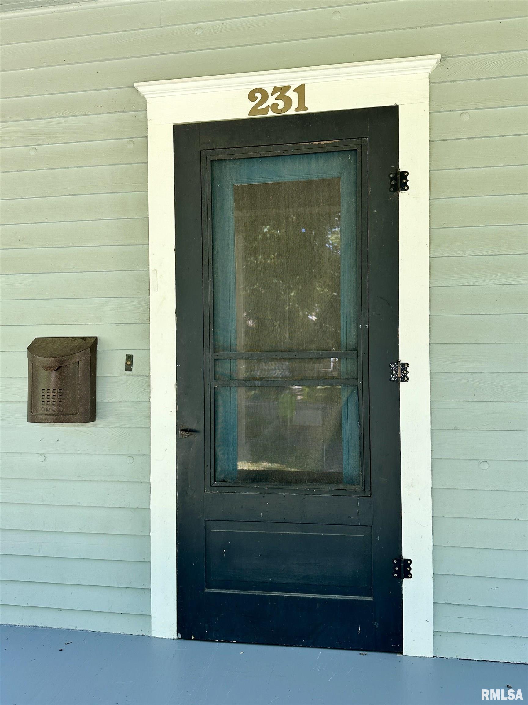 231 North Webster Avenue Jacksonville, IL 62650 - Photo 9 of 66