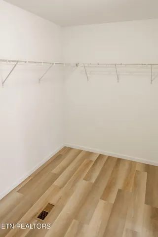 $249,999 | 9316 Number Four Drive, Mascot, TN 37806